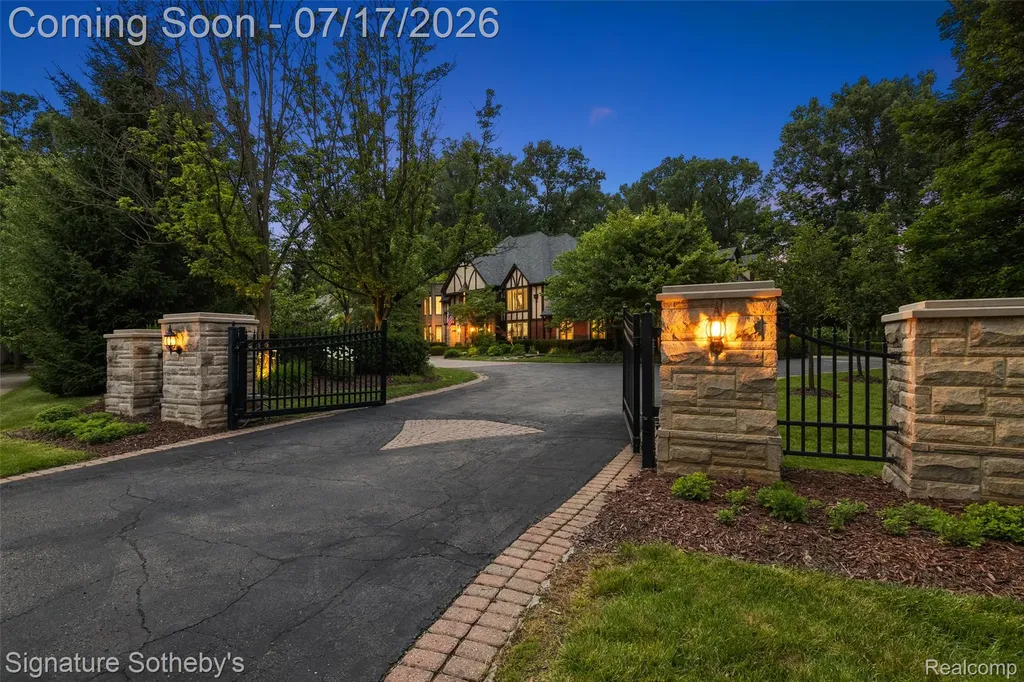 1235 Westview Road Bloomfield Hills City MI 48304