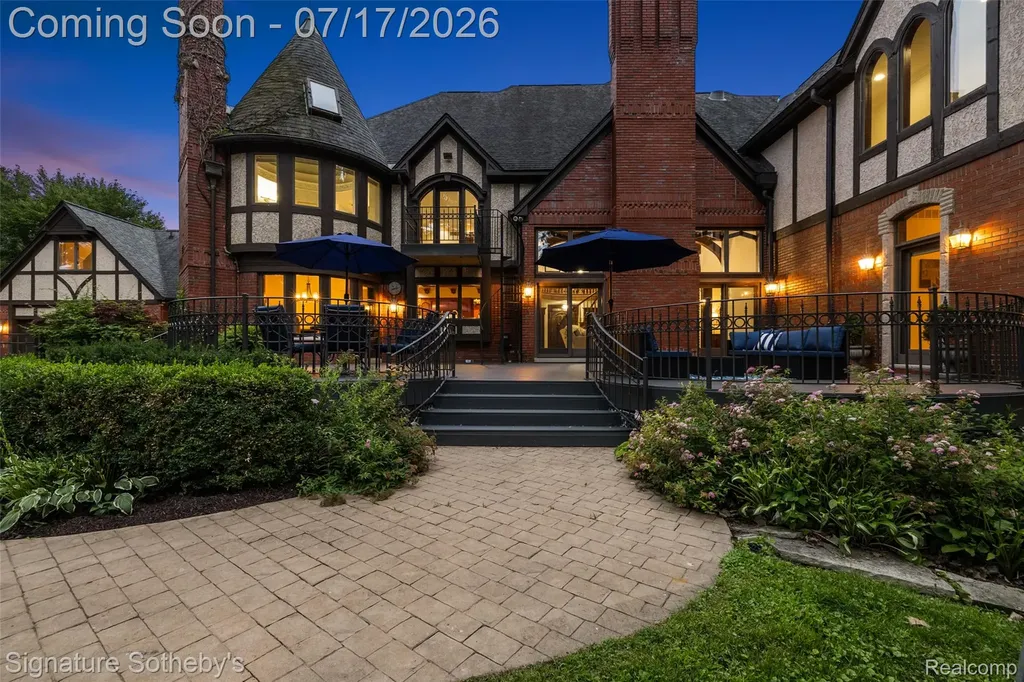 1235 Westview Road Bloomfield Hills City MI 48304
