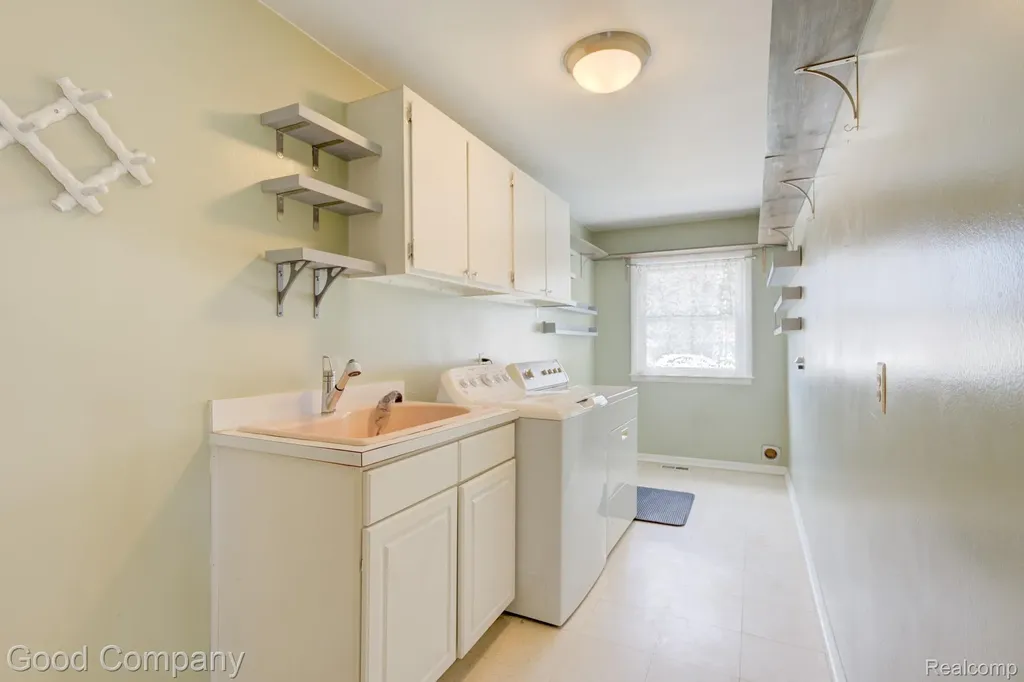 53625 Shelby Road Shelby Charter Township MI 48316