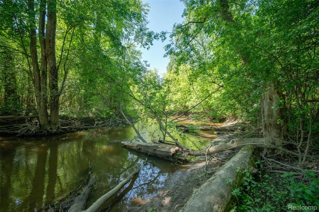 7016 Davison Road Davison Township MI 48423