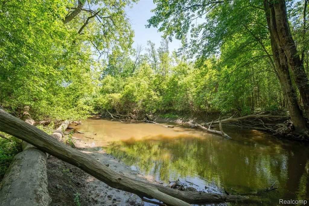 7016 Davison Road Davison Township MI 48423