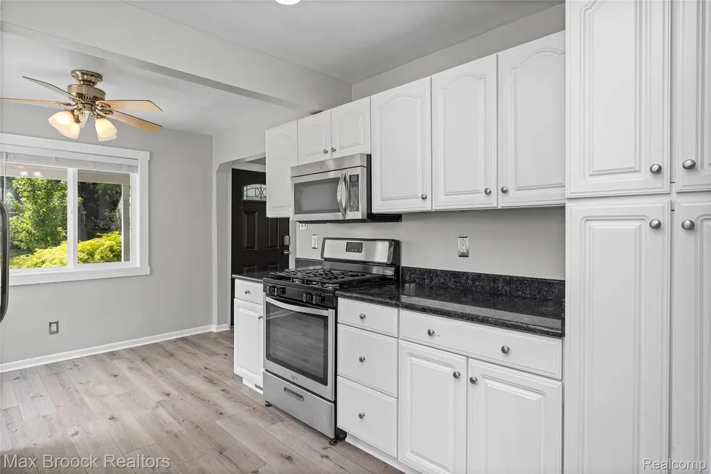 808 N Edgeworth Avenue Royal Oak City MI 48067