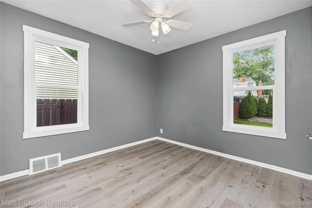808 N Edgeworth Avenue Royal Oak City MI 48067