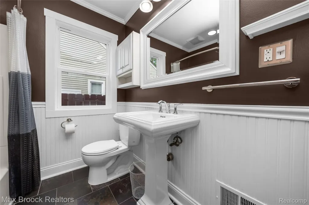 808 N Edgeworth Avenue Royal Oak City MI 48067