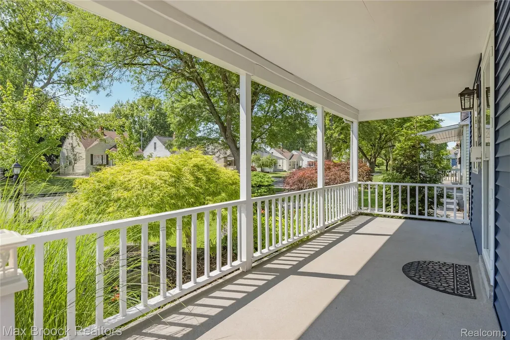 808 N Edgeworth Avenue Royal Oak City MI 48067