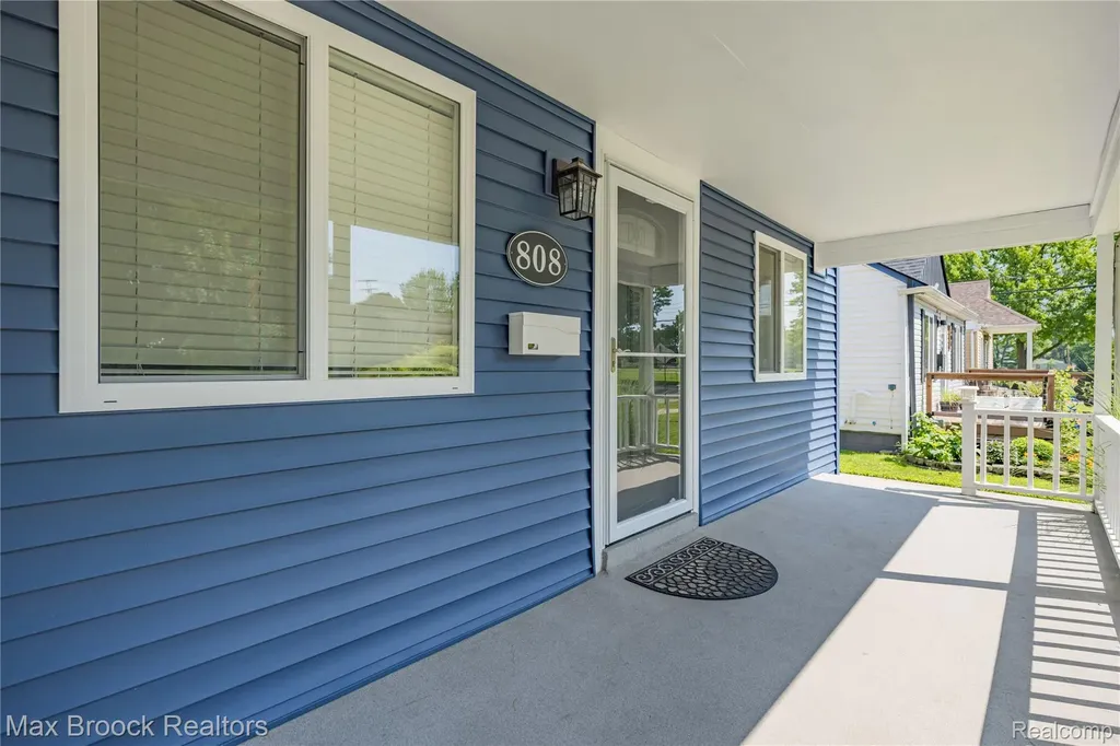 808 N Edgeworth Avenue Royal Oak City MI 48067