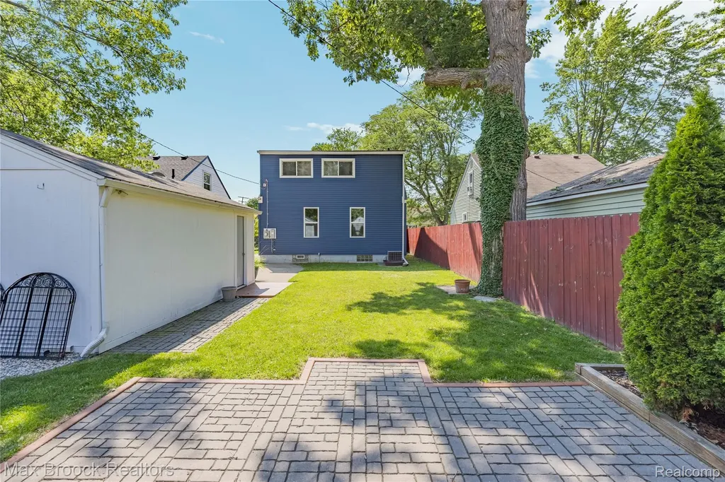 808 N Edgeworth Avenue Royal Oak City MI 48067