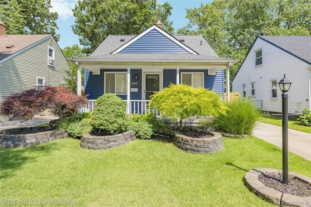 808 N Edgeworth Avenue Royal Oak City MI 48067