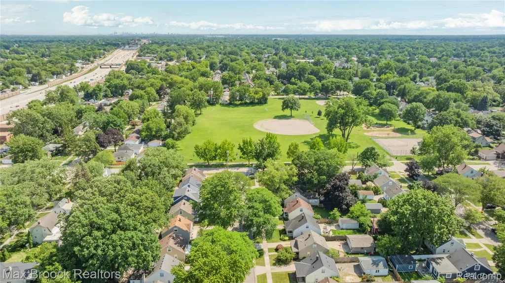 808 N Edgeworth Avenue Royal Oak City MI 48067