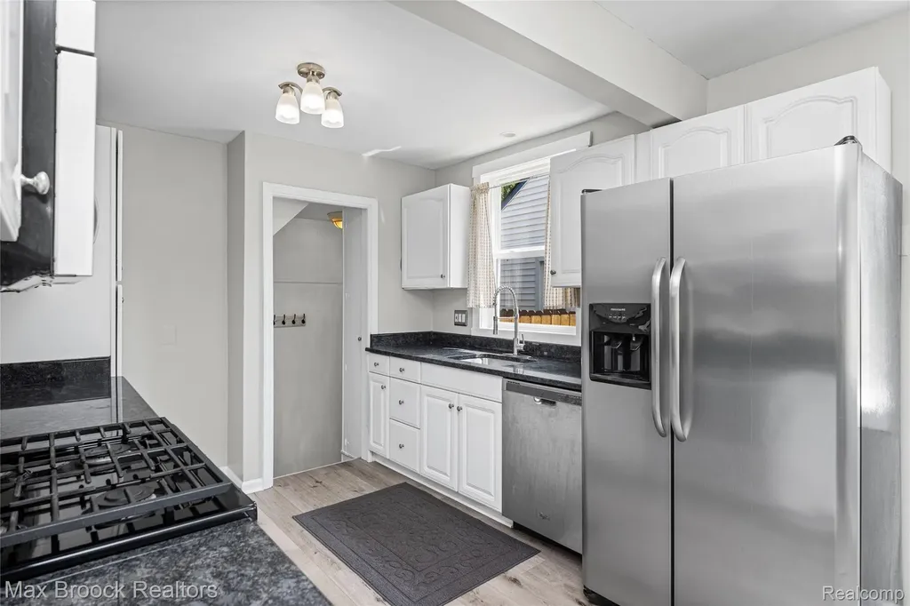 808 N Edgeworth Avenue Royal Oak City MI 48067