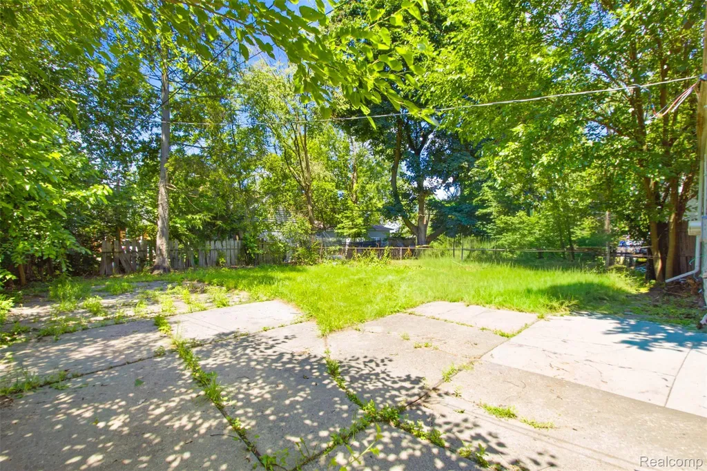 18649 Avon Avenue Detroit City MI 48219