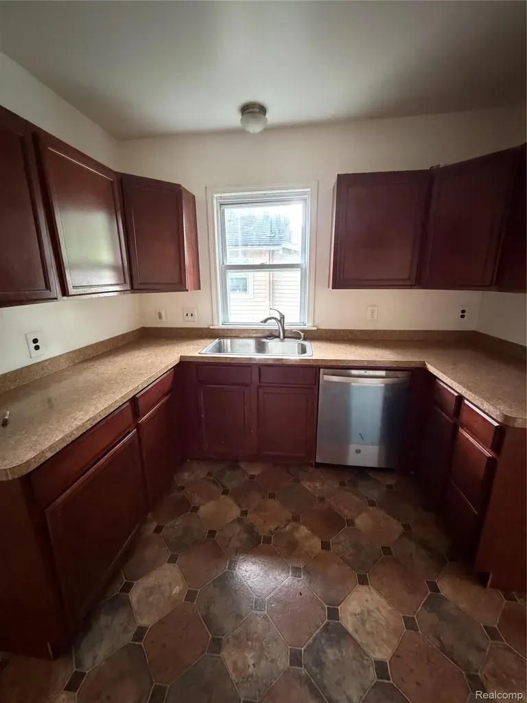 317 E Maplehurst Street E Ferndale City MI 48220