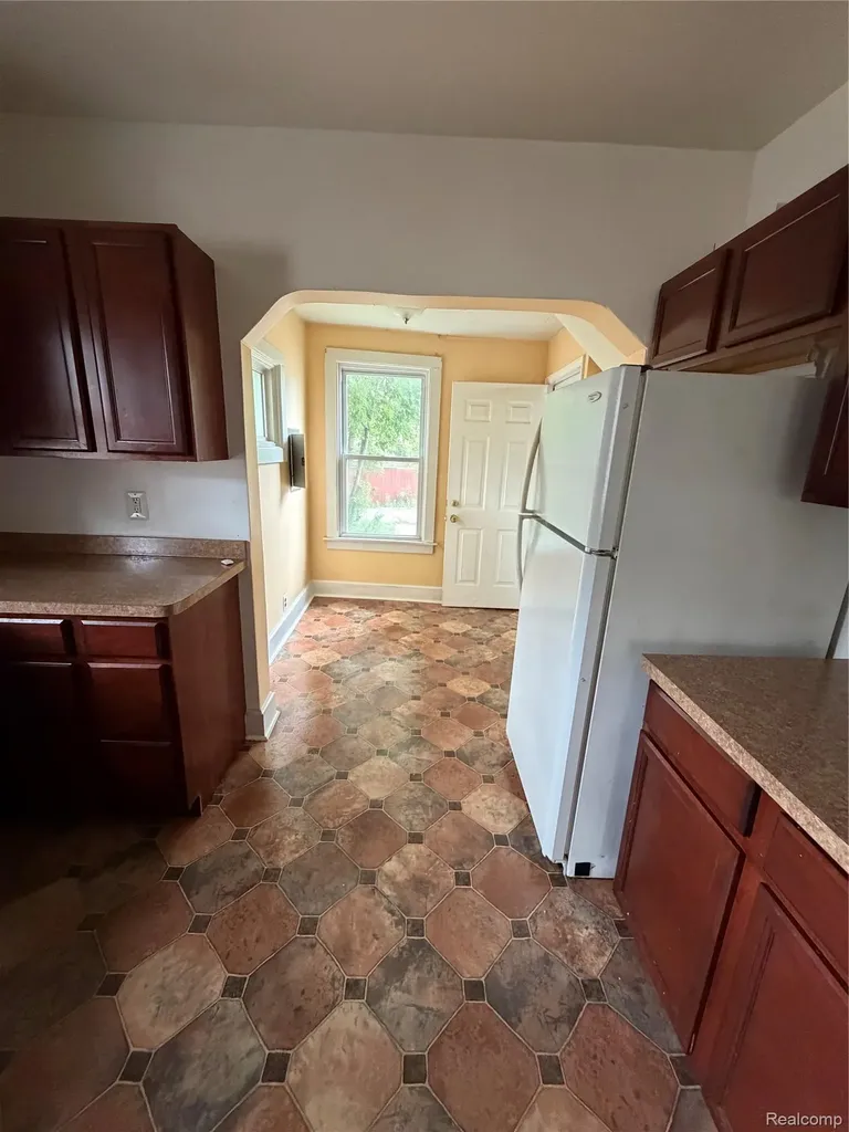 317 E Maplehurst Street E Ferndale City MI 48220