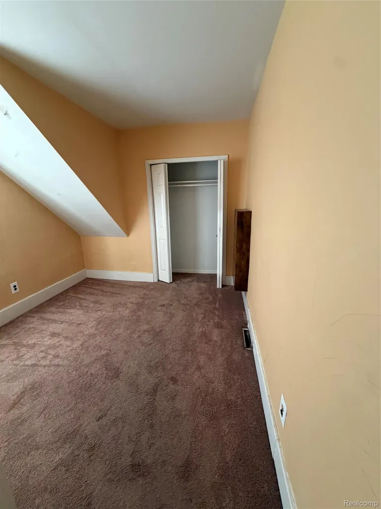 317 E Maplehurst Street E Ferndale City MI 48220