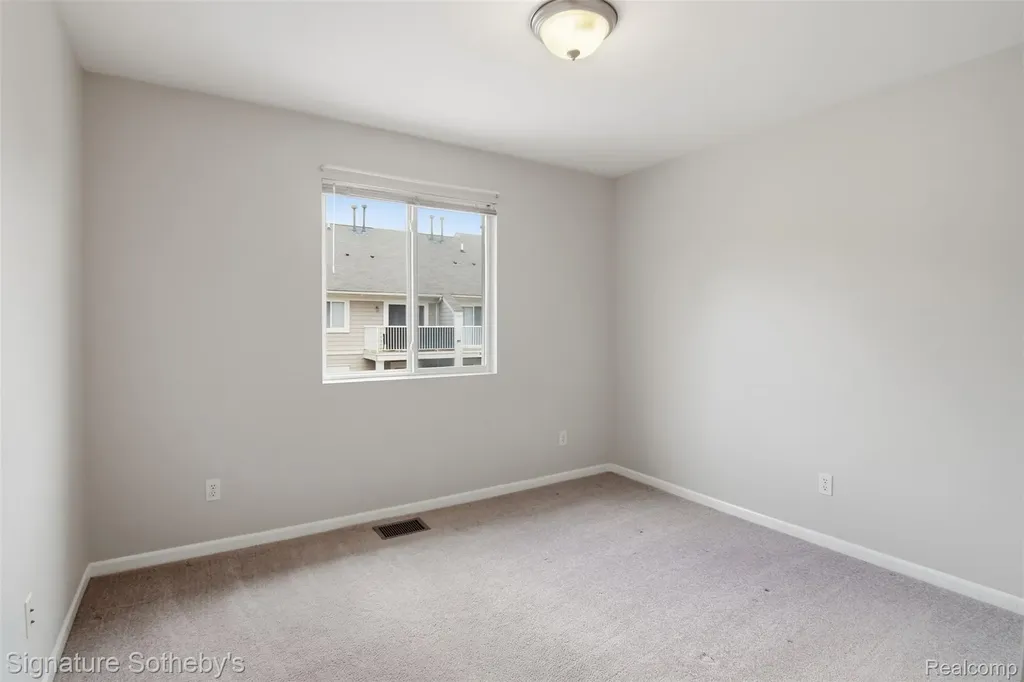 1091 Beaver Run Troy City MI 48083