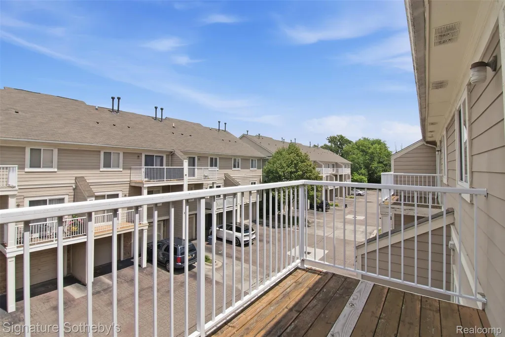 1091 Beaver Run Troy City MI 48083