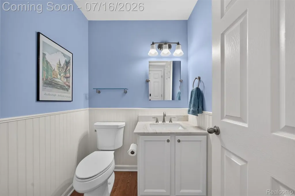2305 Huntington Drive Lake Orion Village MI 48360