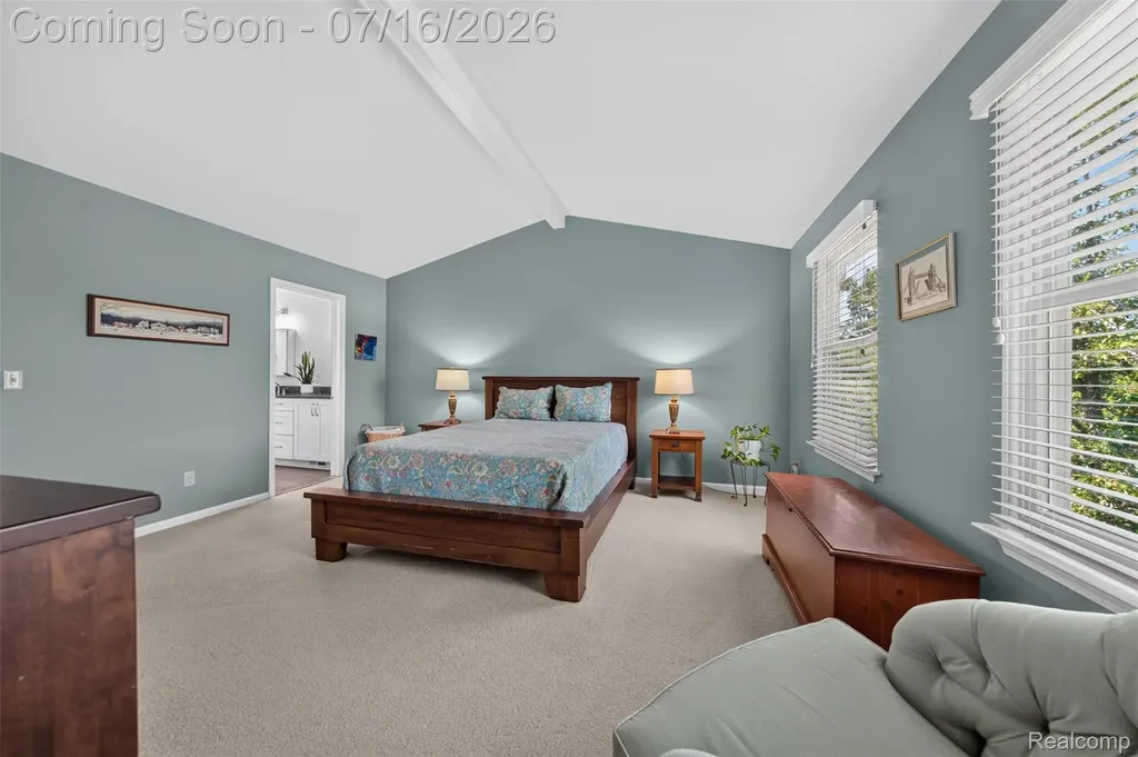 2305 Huntington Drive Lake Orion Village MI 48360