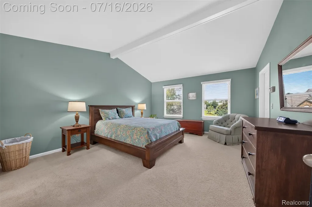 2305 Huntington Drive Lake Orion Village MI 48360