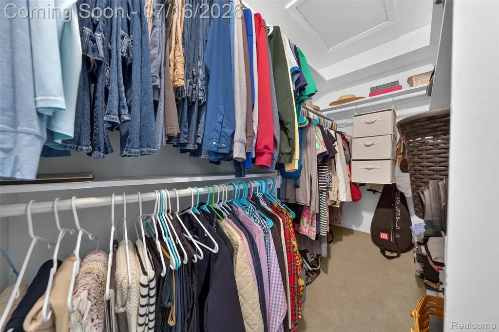 2305 Huntington Drive Lake Orion Village MI 48360