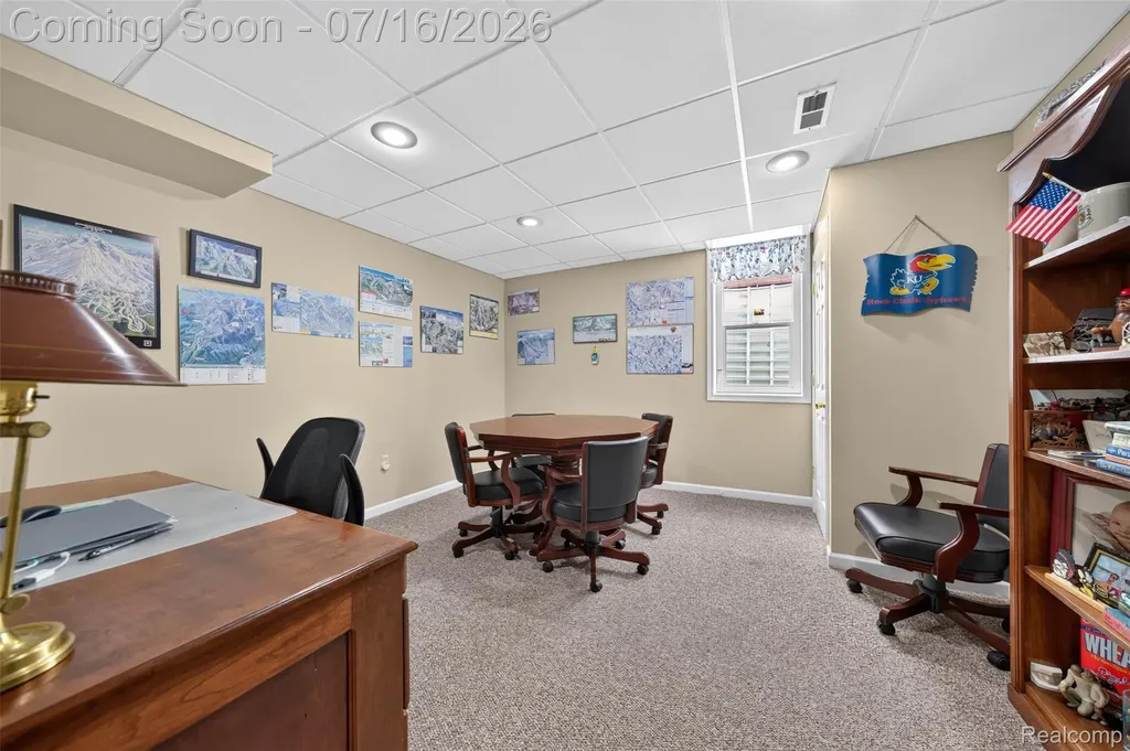 2305 Huntington Drive Lake Orion Village MI 48360