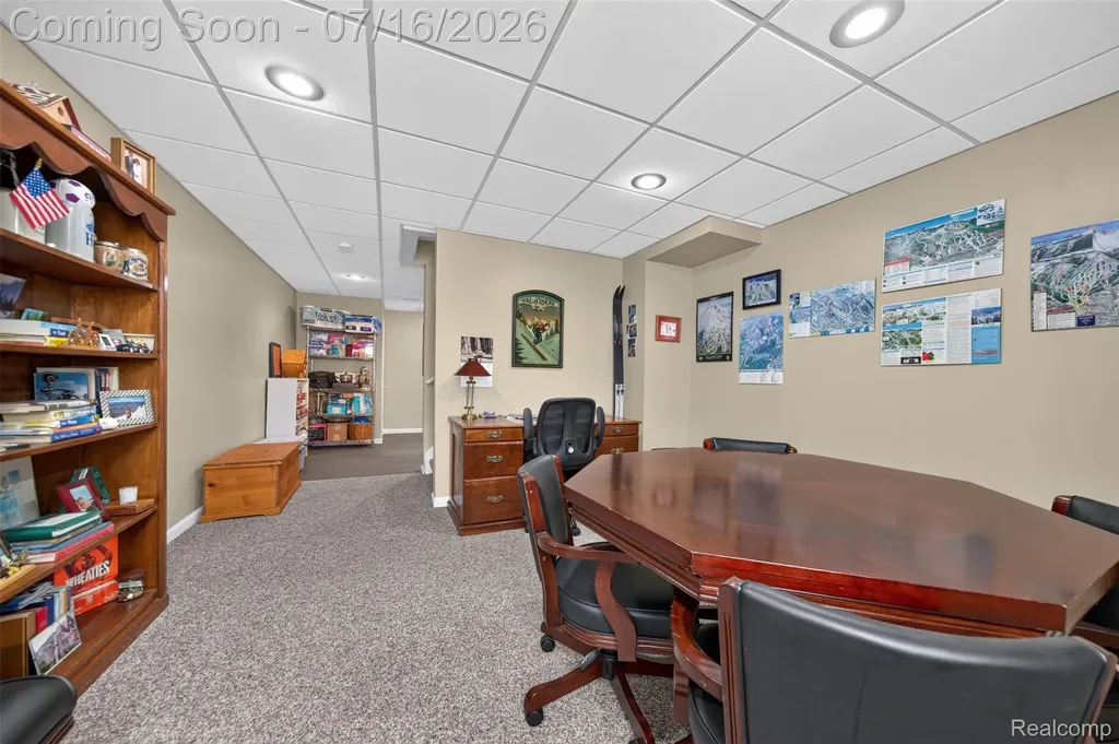 2305 Huntington Drive Lake Orion Village MI 48360
