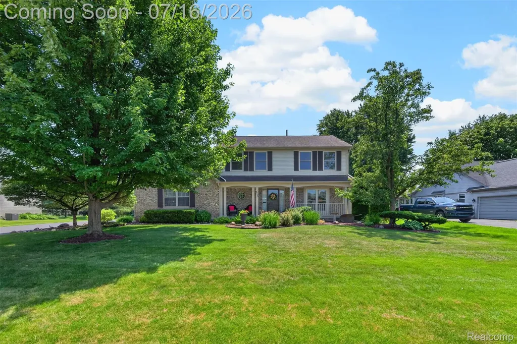 2305 Huntington Drive Lake Orion Village MI 48360