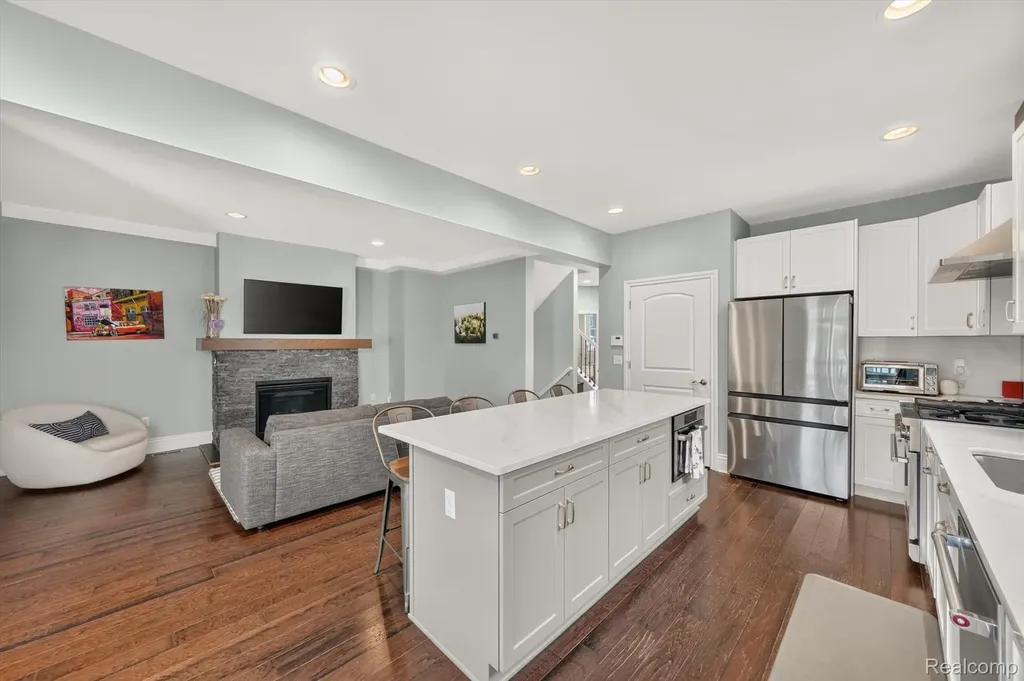 1263 Davis Avenue Birmingham City MI 48009