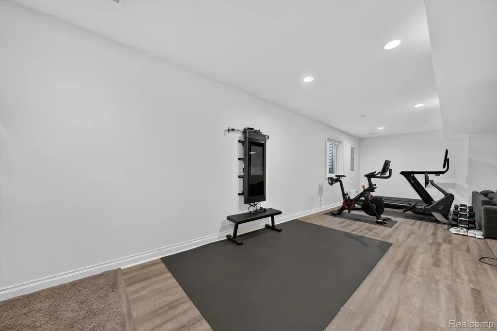 1263 Davis Avenue Birmingham City MI 48009