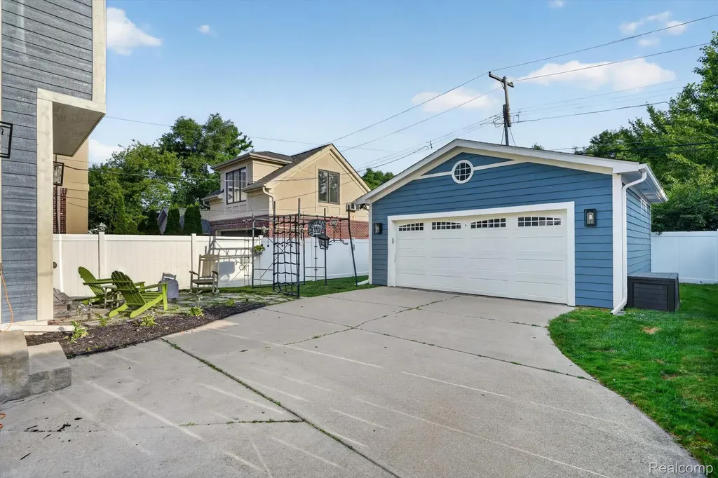1263 Davis Avenue Birmingham City MI 48009