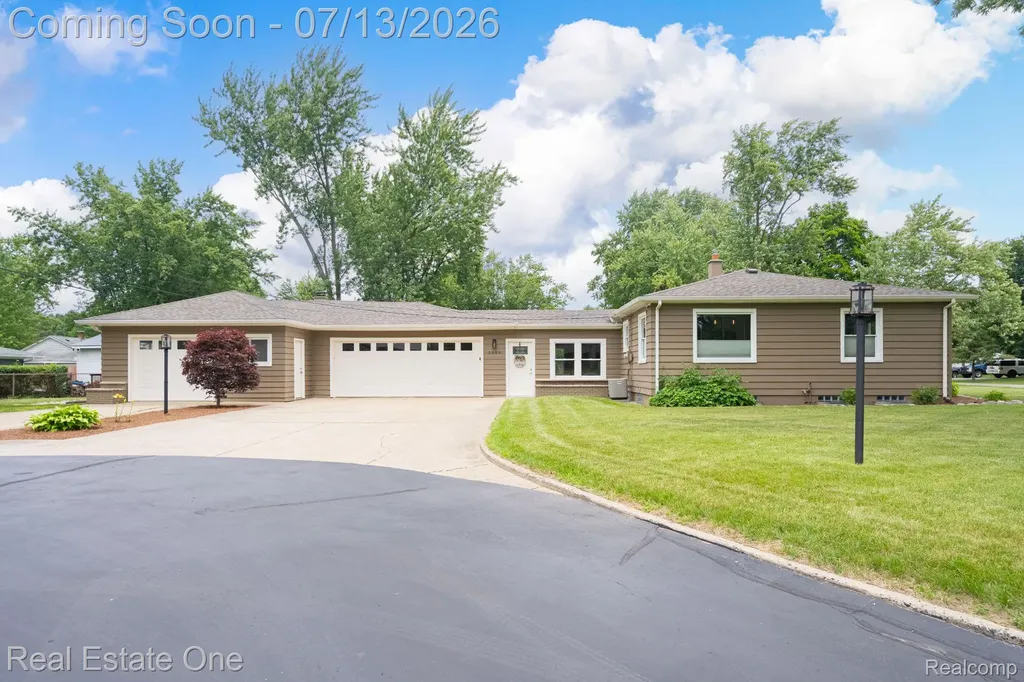 5009 Frankwill Avenue Independence Charter Township MI 48346