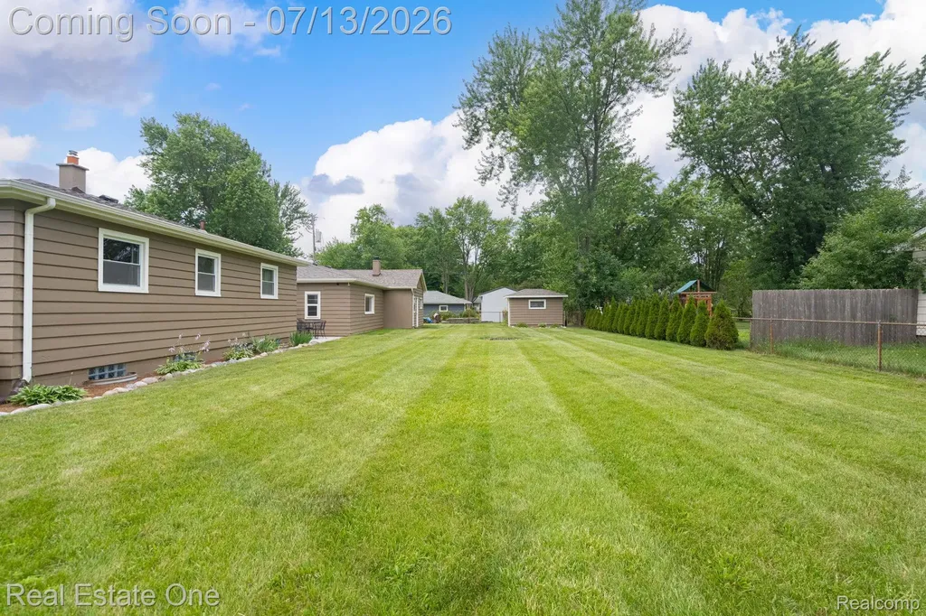 5009 Frankwill Avenue Independence Charter Township MI 48346