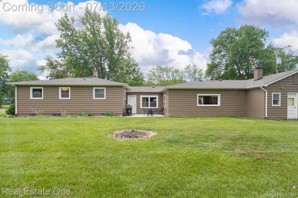 5009 Frankwill Avenue Independence Charter Township MI 48346