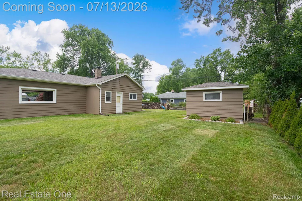 5009 Frankwill Avenue Independence Charter Township MI 48346