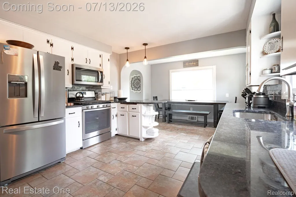 5009 Frankwill Avenue Independence Charter Township MI 48346
