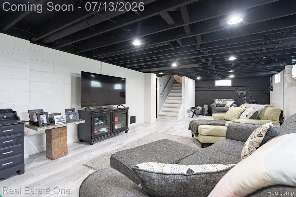 5009 Frankwill Avenue Independence Charter Township MI 48346