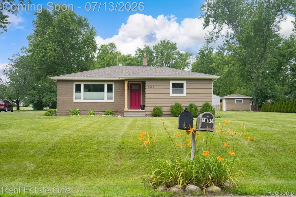 5009 Frankwill Avenue Independence Charter Township MI 48346