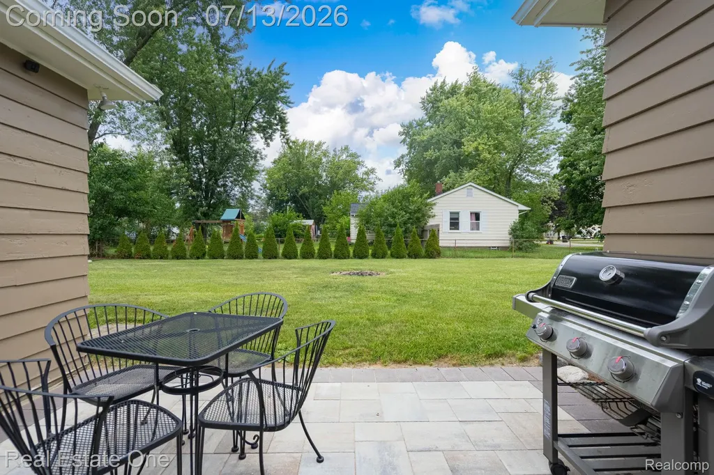 5009 Frankwill Avenue Independence Charter Township MI 48346