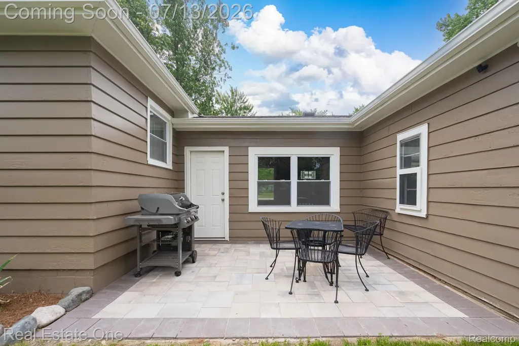 5009 Frankwill Avenue Independence Charter Township MI 48346