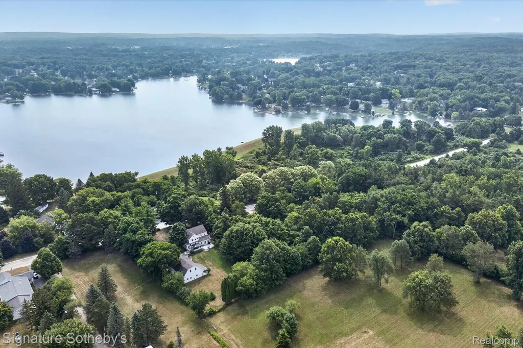 3310 SE Baldwin Road N Hadley Township MI 48455