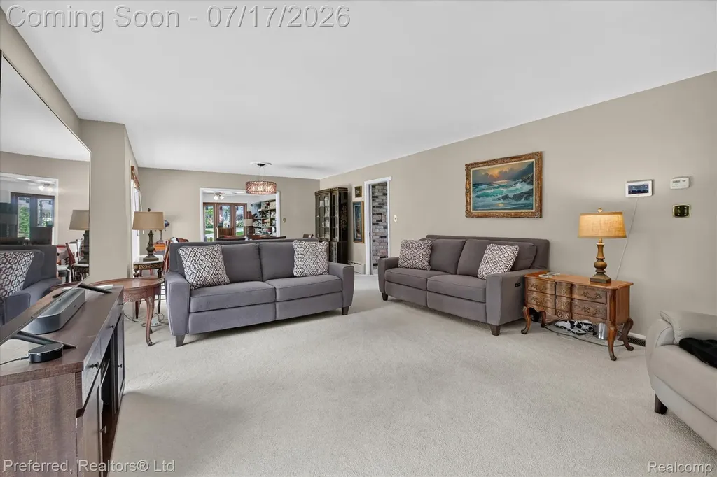 22519 Woodrising Lane Farmington Hills City MI 48335