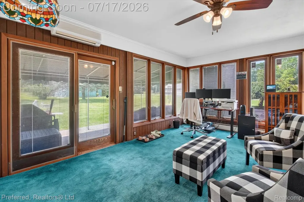 22519 Woodrising Lane Farmington Hills City MI 48335