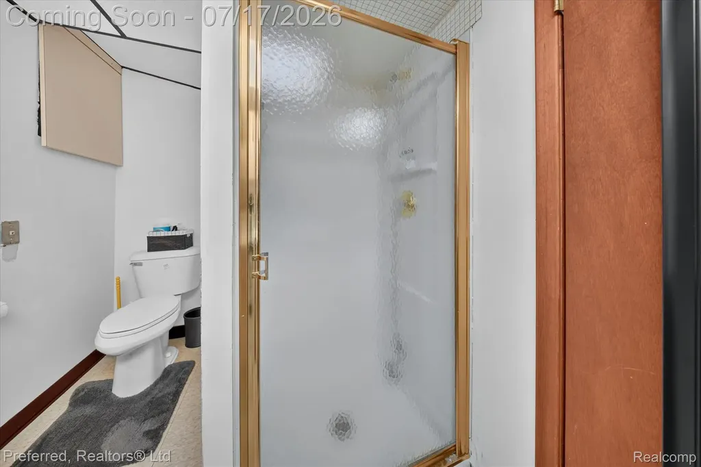 22519 Woodrising Lane Farmington Hills City MI 48335