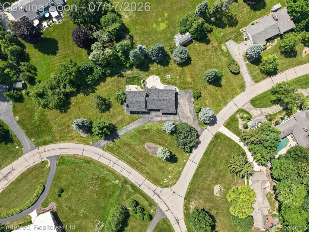 22519 Woodrising Lane Farmington Hills City MI 48335