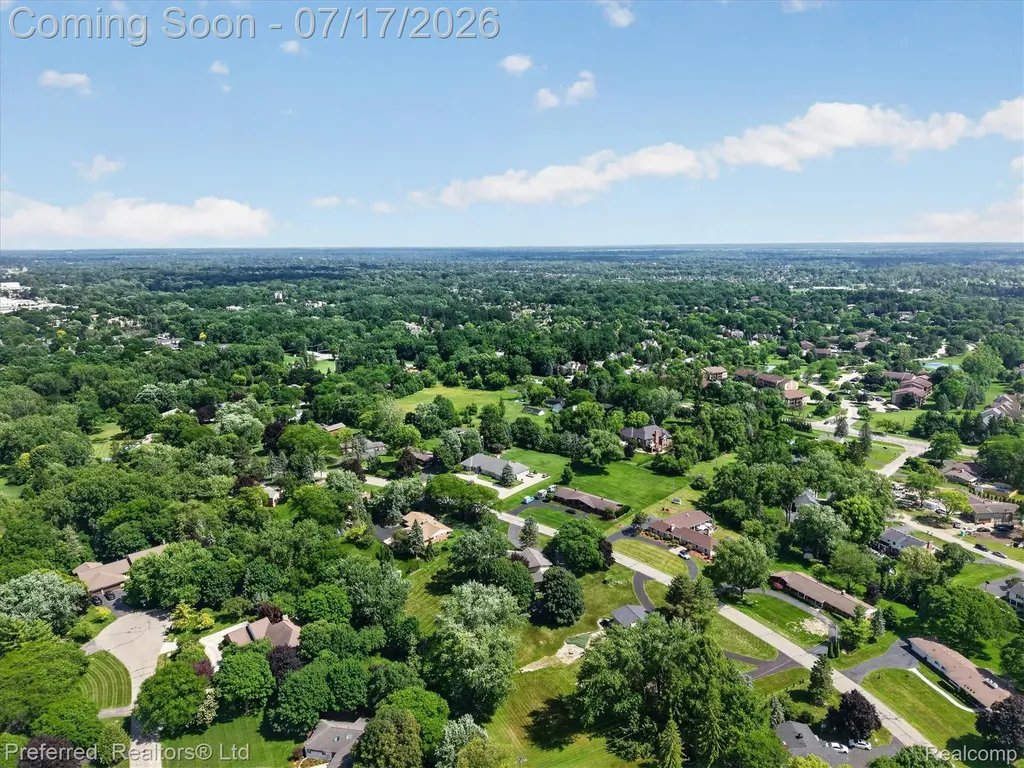 22519 Woodrising Lane Farmington Hills City MI 48335