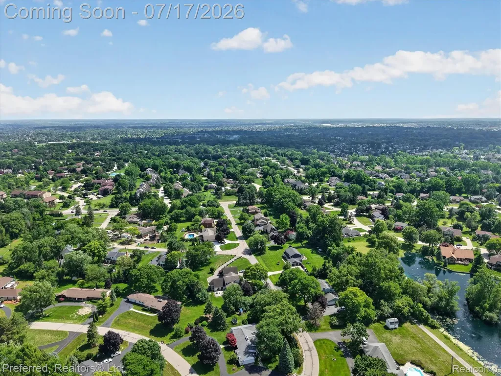 22519 Woodrising Lane Farmington Hills City MI 48335