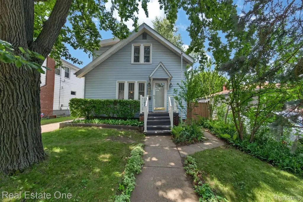 1214 Longfellow Avenue Royal Oak City MI 48067