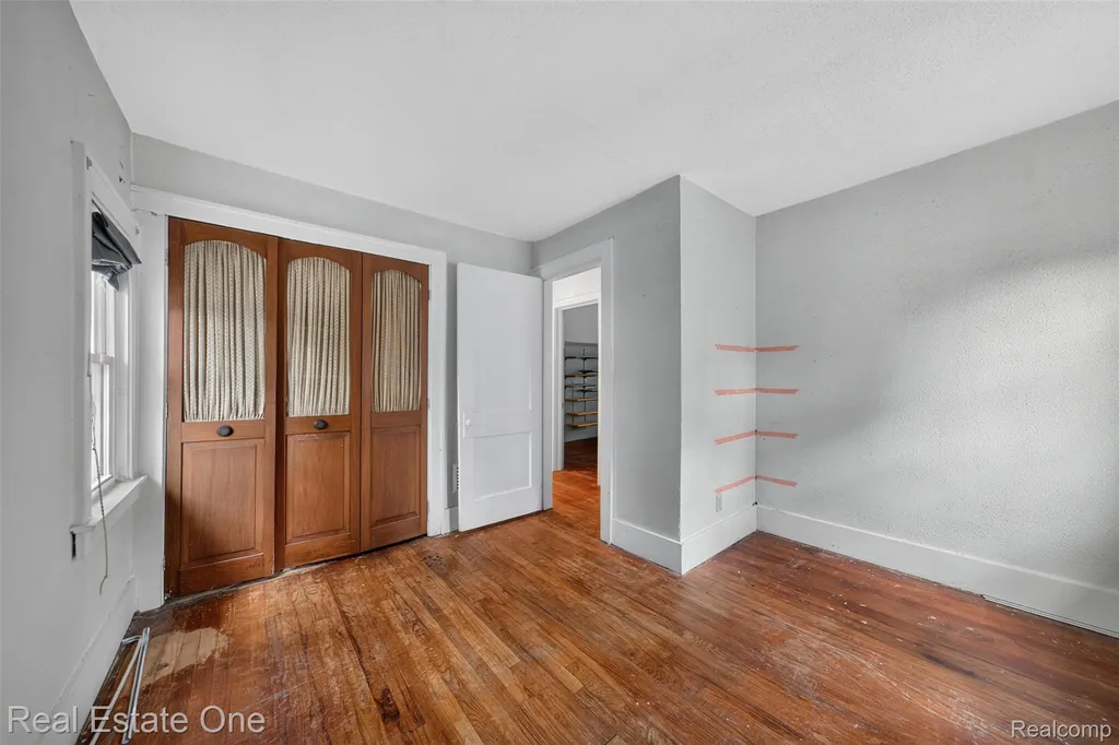 1214 Longfellow Avenue Royal Oak City MI 48067