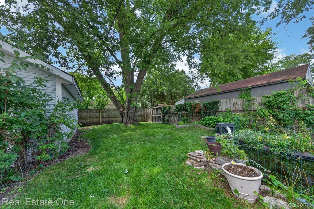 1214 Longfellow Avenue Royal Oak City MI 48067