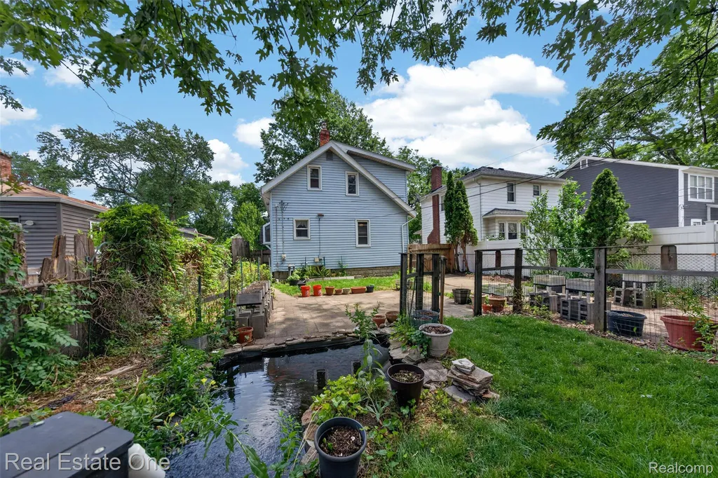 1214 Longfellow Avenue Royal Oak City MI 48067